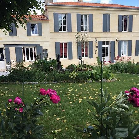 Domaine Des Deux Cedres Bed & Breakfast Gauriac Exterior photo
