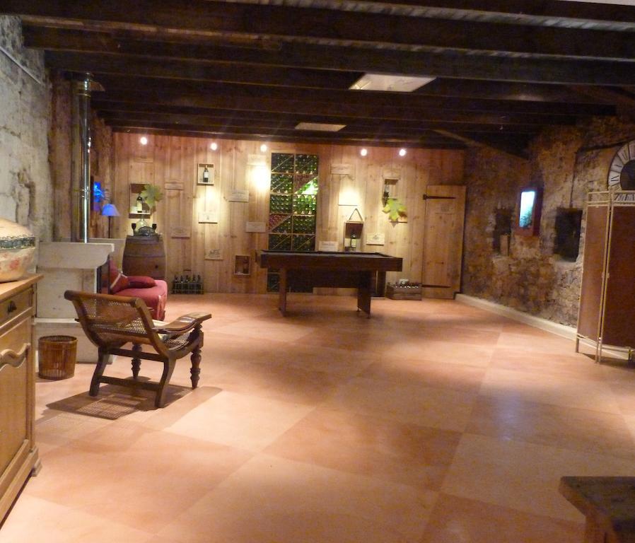 Domaine Des Deux Cedres Bed & Breakfast Gauriac Exterior photo
