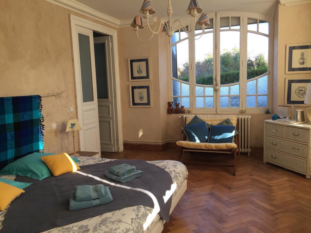 Domaine Des Deux Cedres Bed & Breakfast Gauriac Exterior photo