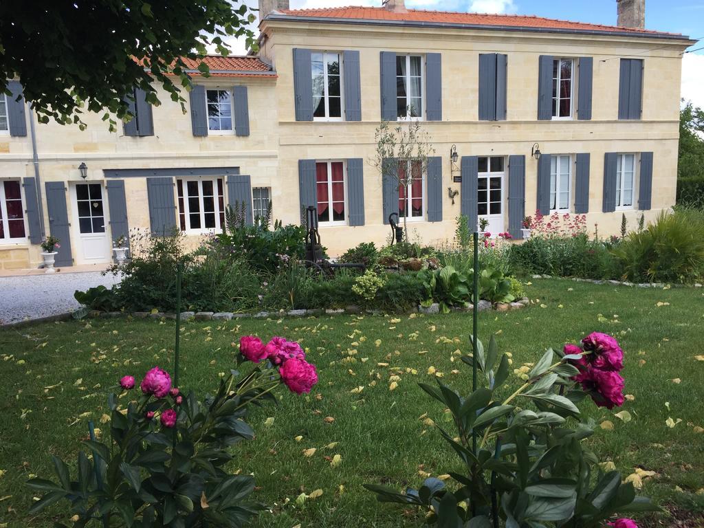 Domaine Des Deux Cedres Bed & Breakfast Gauriac Exterior photo