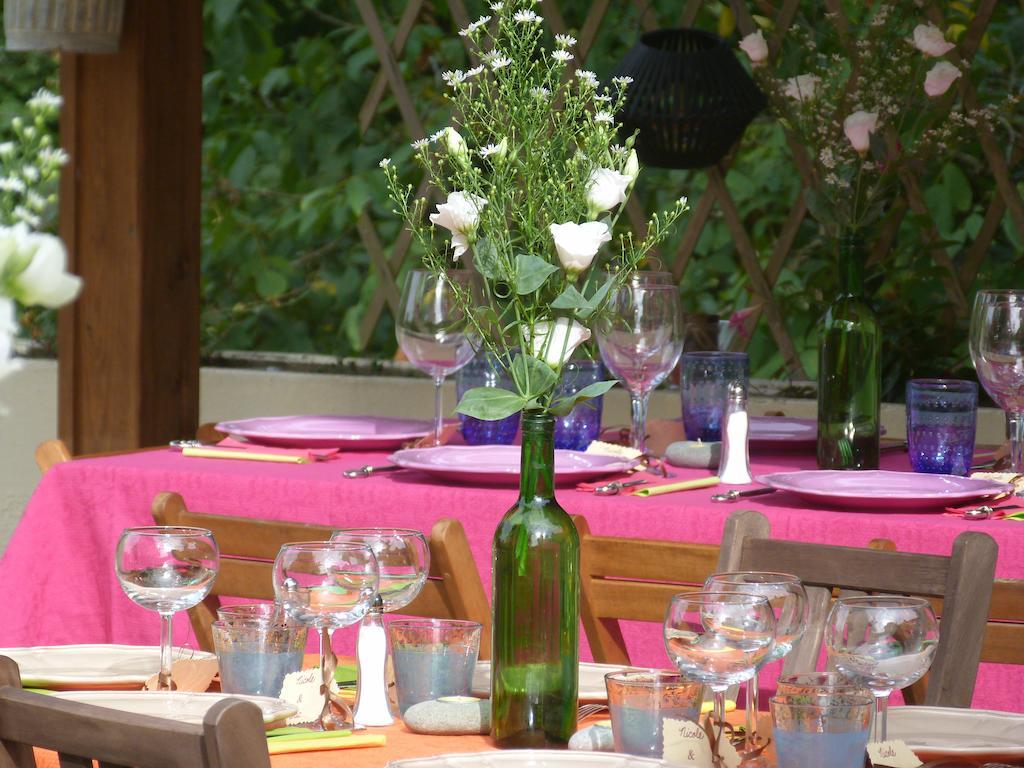 Domaine Des Deux Cedres Bed & Breakfast Gauriac Exterior photo