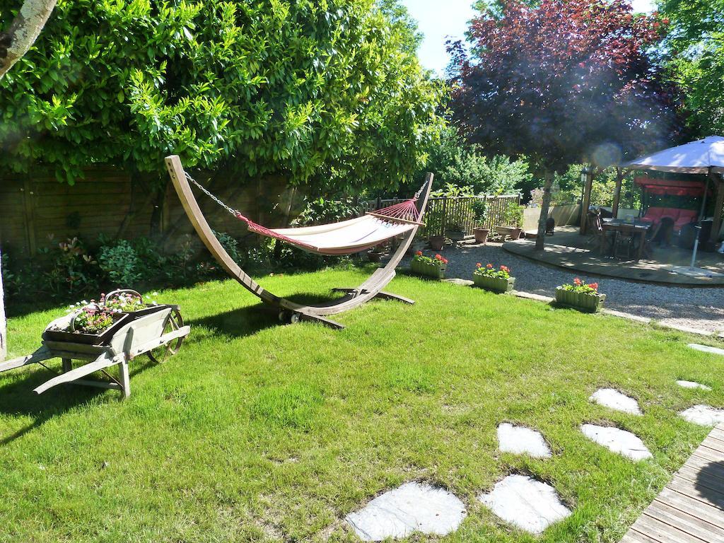 Domaine Des Deux Cedres Bed & Breakfast Gauriac Exterior photo