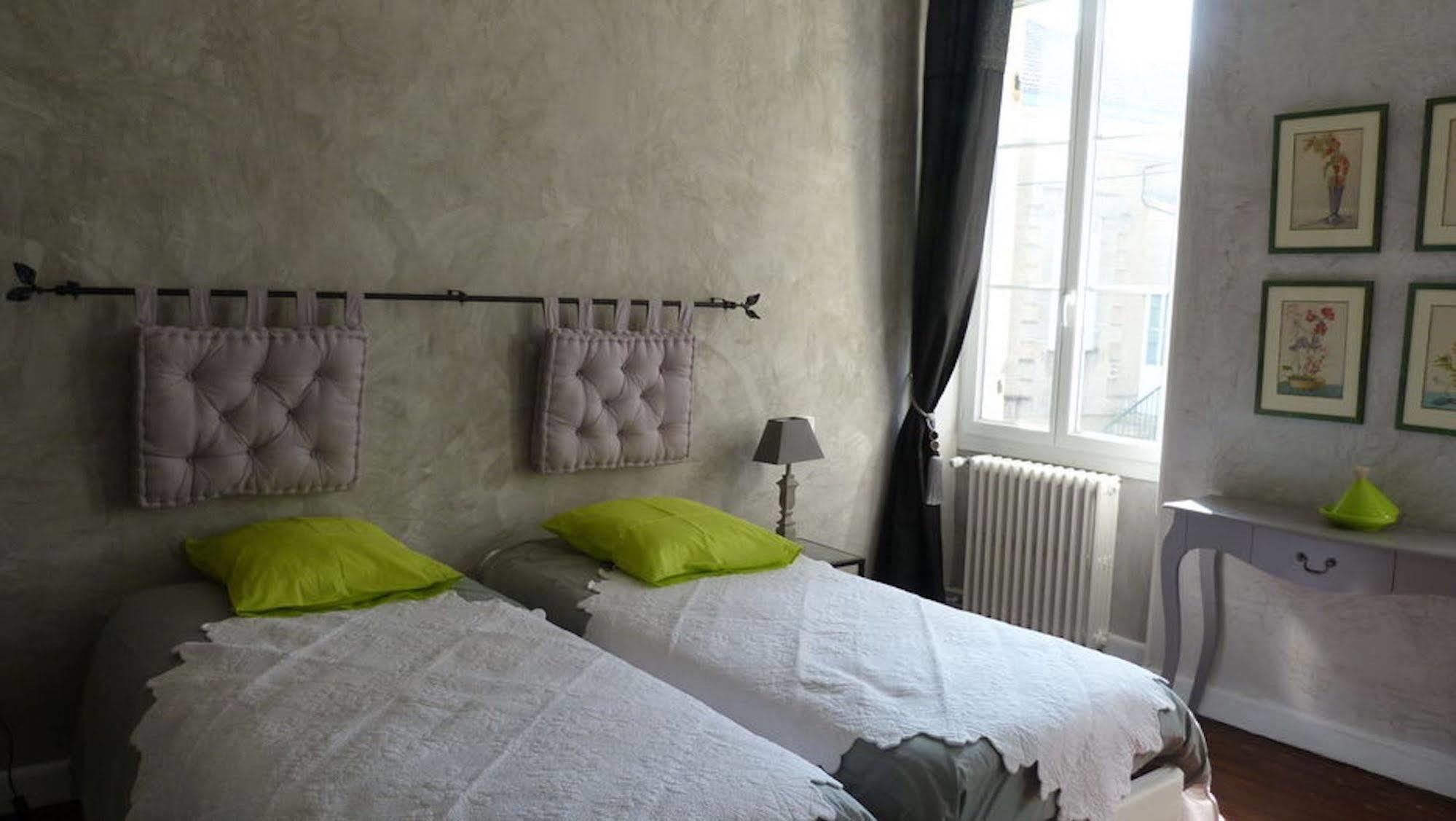 Domaine Des Deux Cedres Bed & Breakfast Gauriac Exterior photo