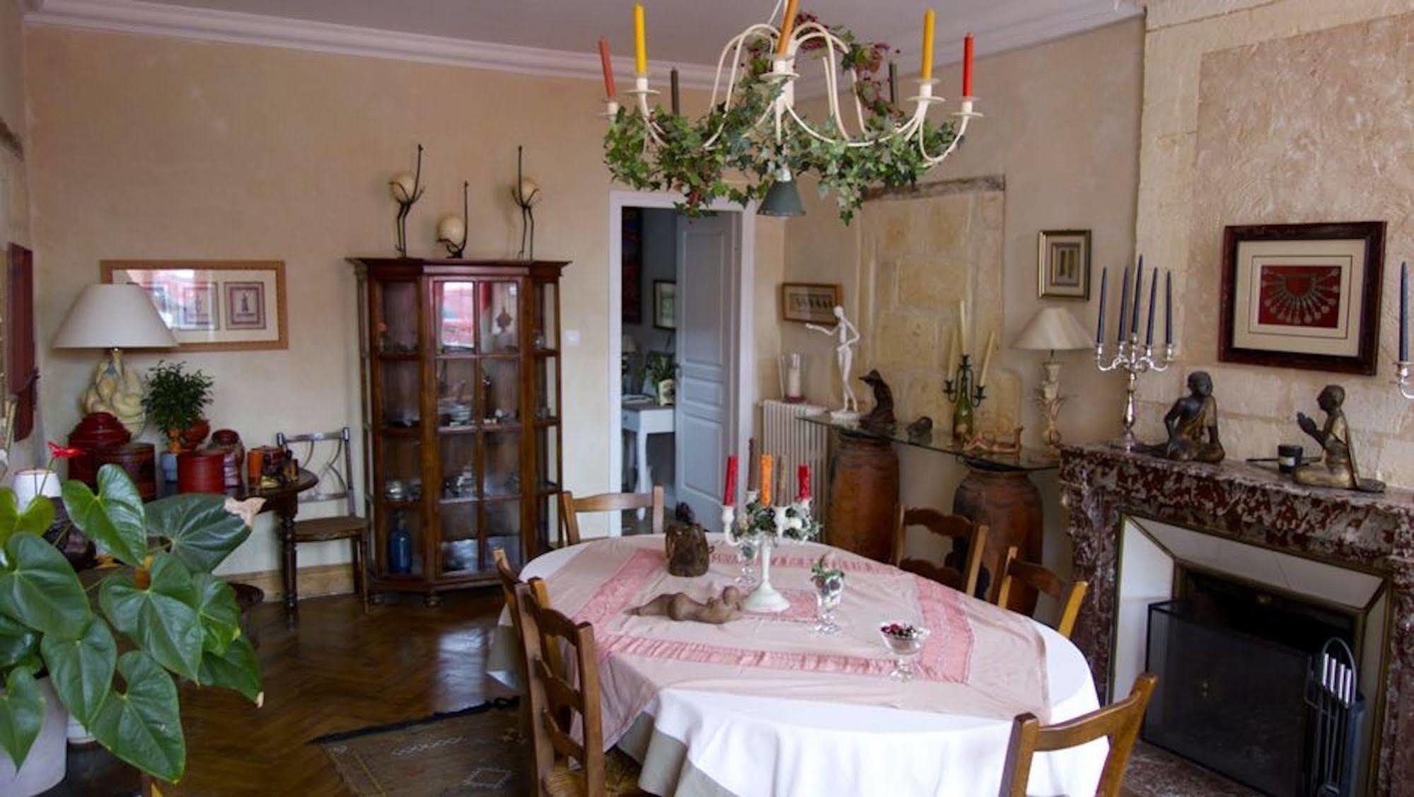 Domaine Des Deux Cedres Bed & Breakfast Gauriac Exterior photo